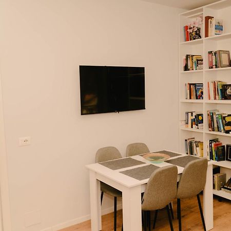 Studio Flat In Heart Of Тирана Экстерьер фото