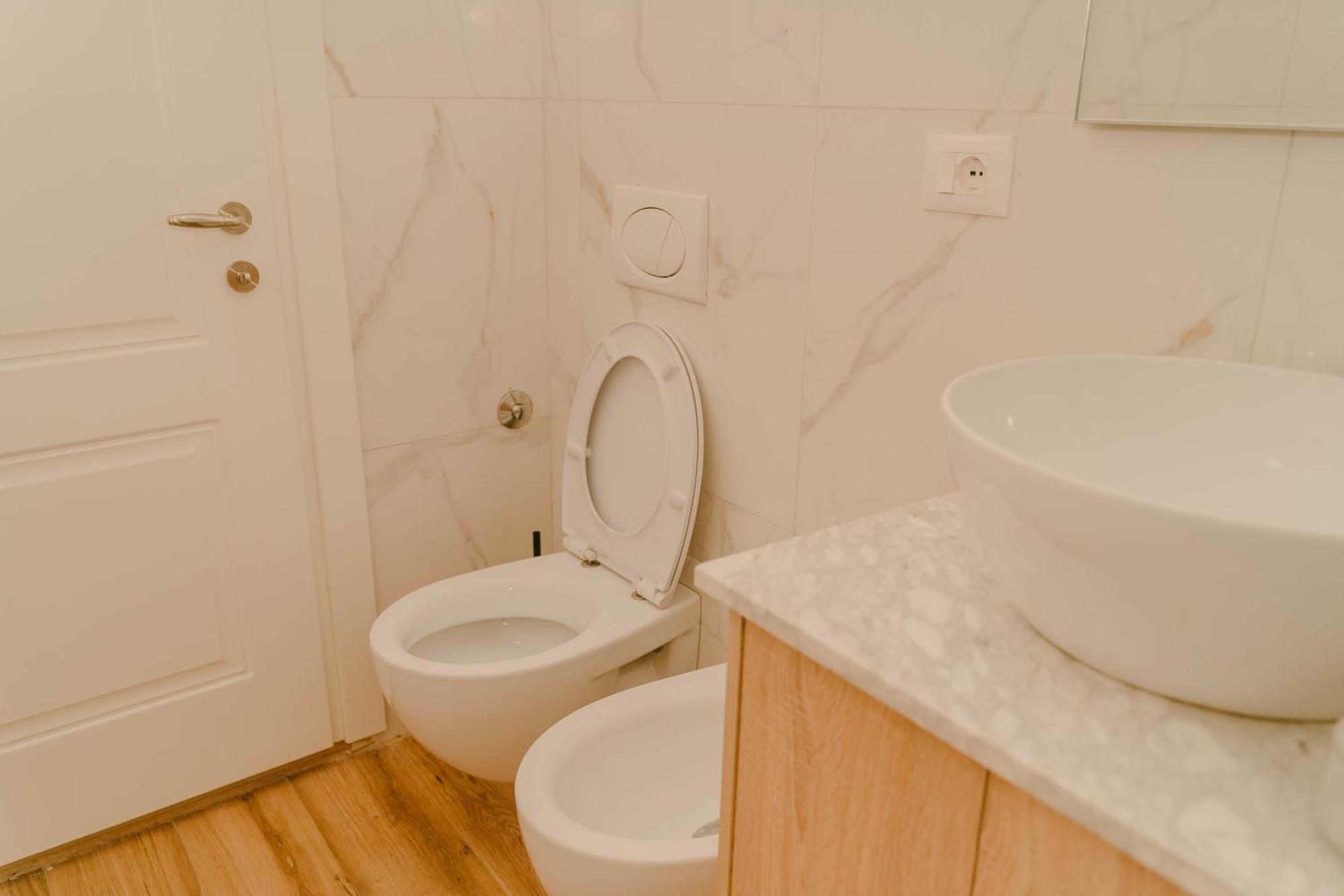 Studio Flat In Heart Of Тирана Экстерьер фото