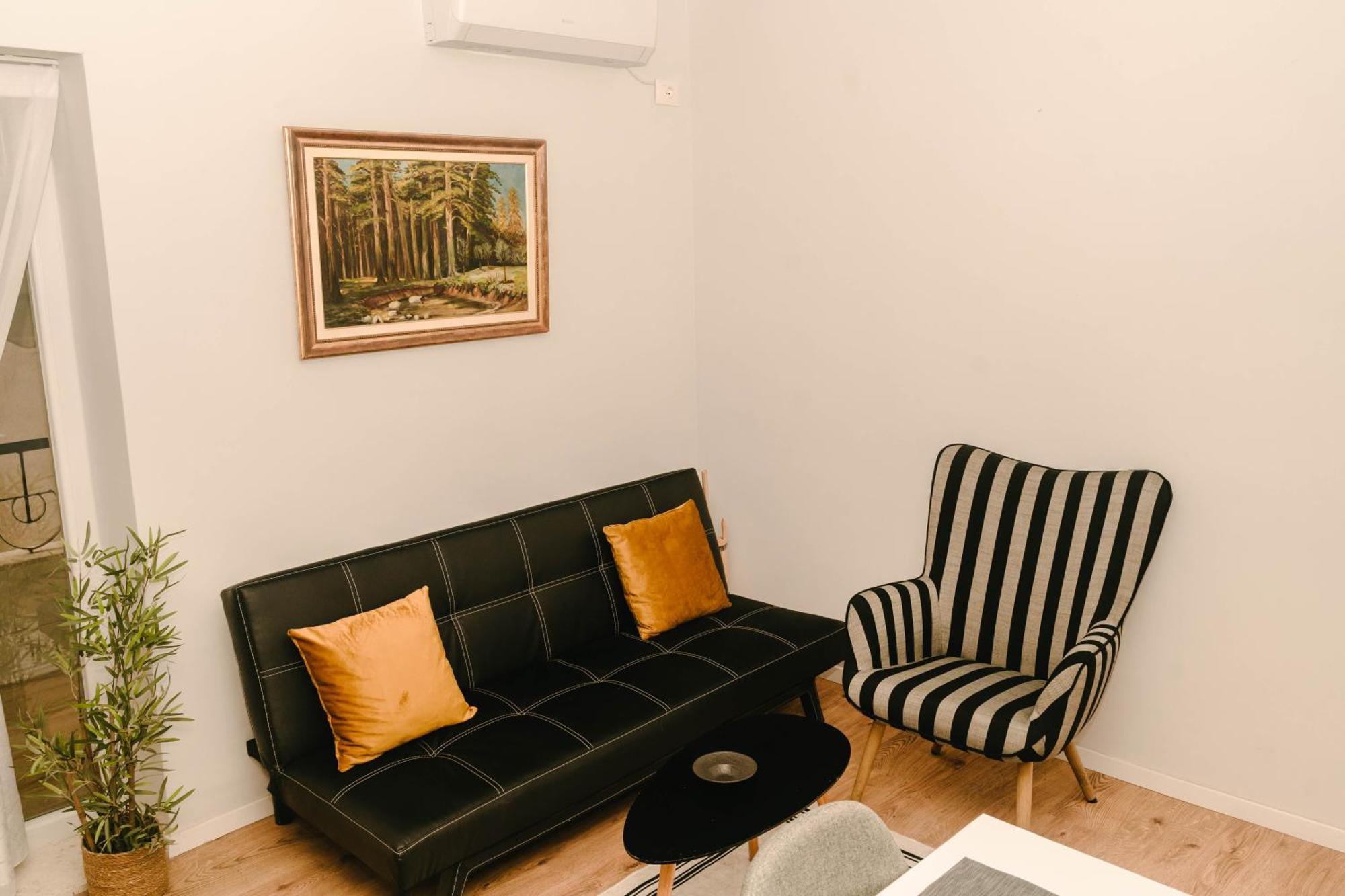 Studio Flat In Heart Of Тирана Экстерьер фото