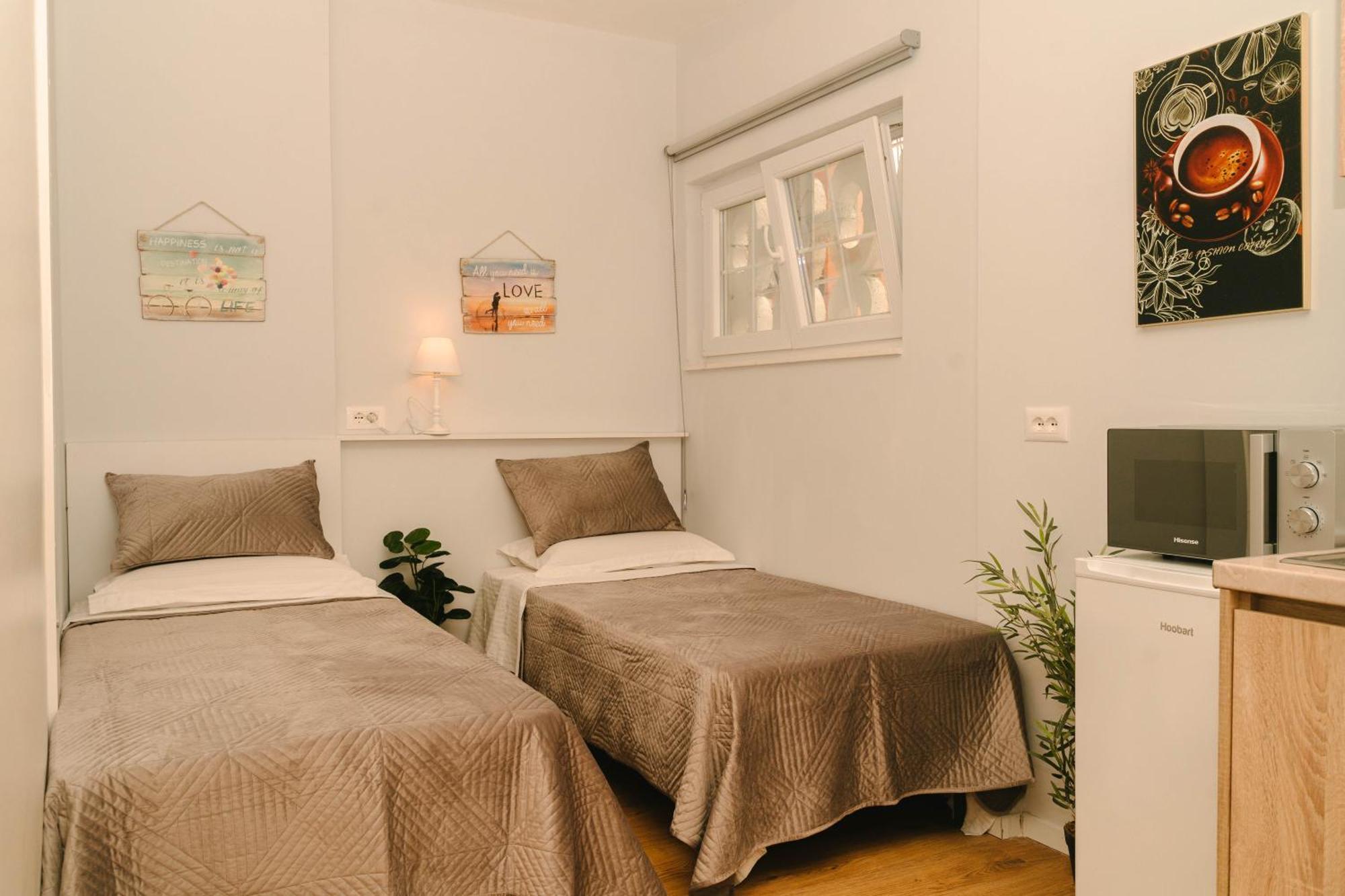 Studio Flat In Heart Of Тирана Экстерьер фото