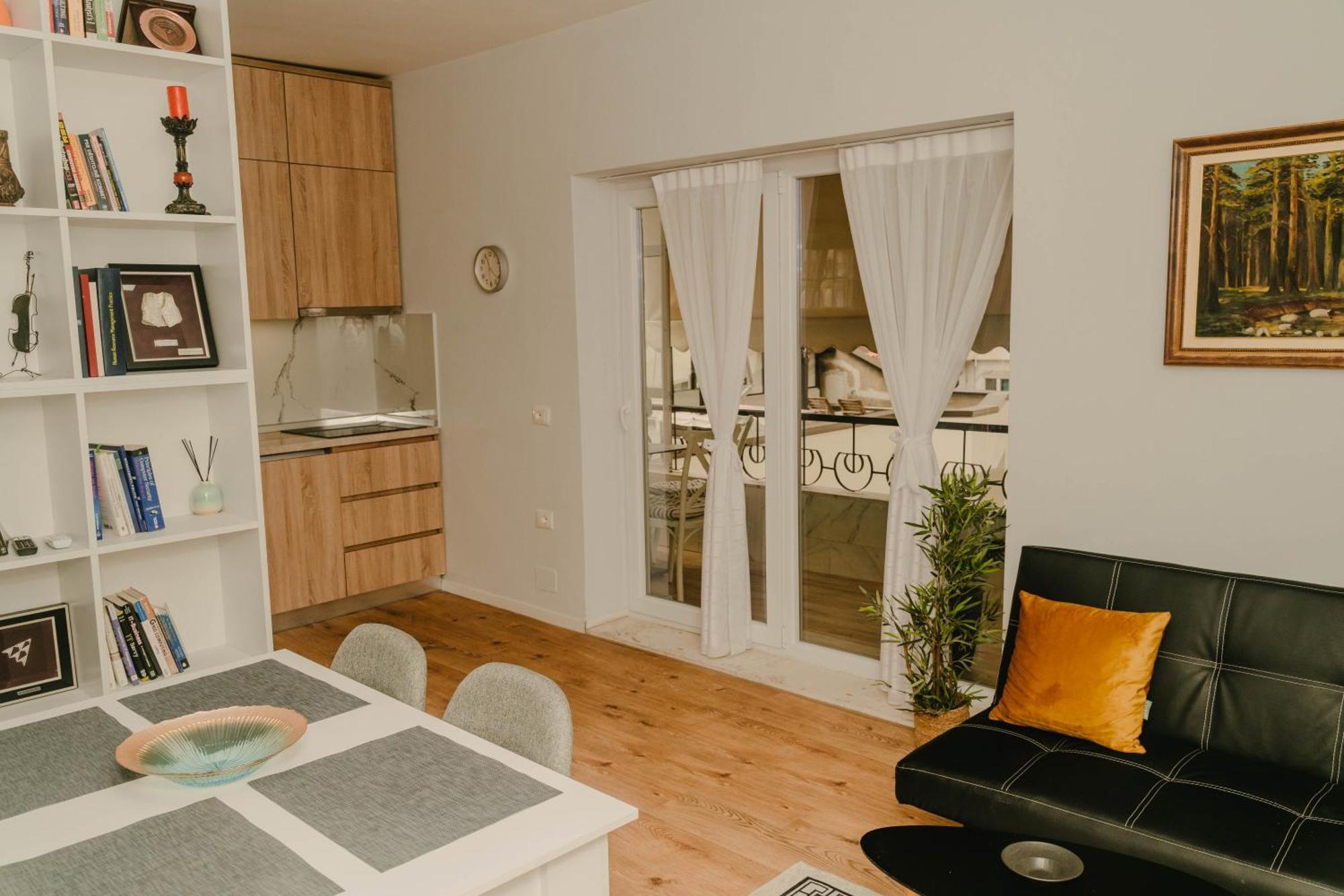 Studio Flat In Heart Of Тирана Экстерьер фото