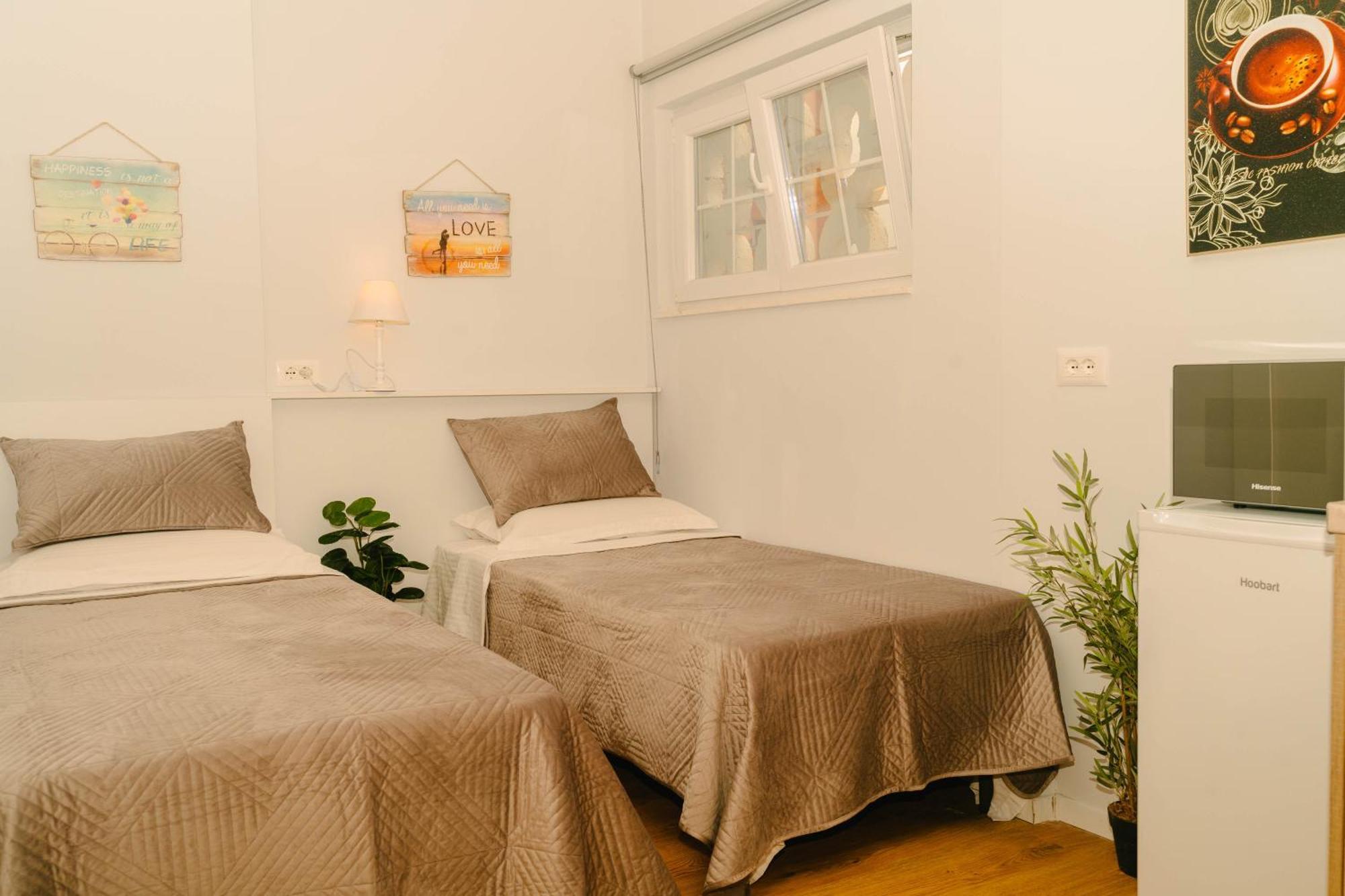 Studio Flat In Heart Of Тирана Экстерьер фото