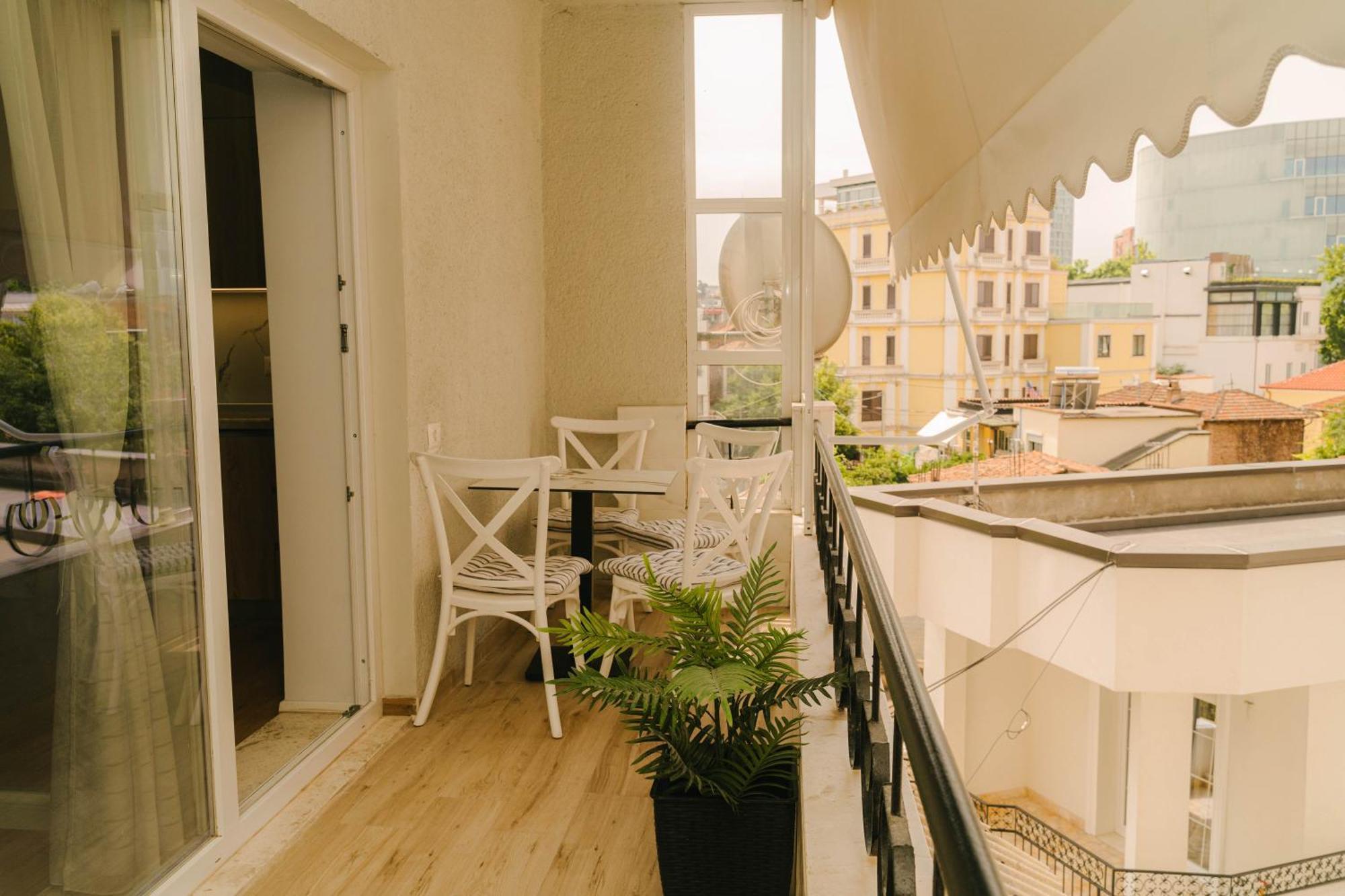 Studio Flat In Heart Of Тирана Экстерьер фото